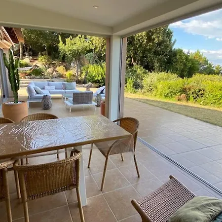 180 M2 Vue Piscine Climatisee Grand Jardin 5000 M2 Cloture Calme Villa Porticcio (Corsica)