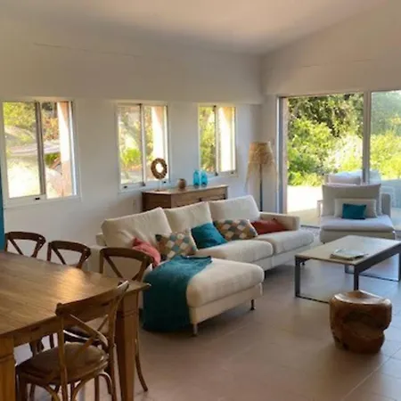 Villa 180 M2 Vue Piscine Climatisee Grand Jardin 5000 M2 Cloture Calme