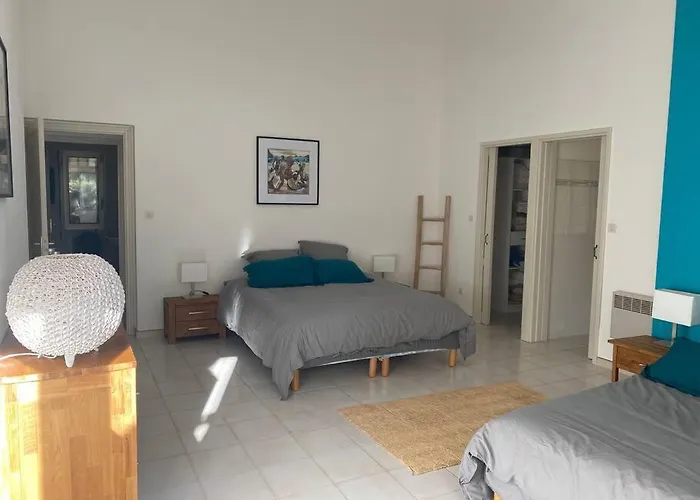 180 M2 Vue Piscine Climatisee Grand Jardin 5000 M2 Cloture Calme Villa