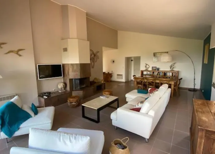 180 M2 Vue Piscine Climatisee Grand Jardin 5000 M2 Cloture Calme *