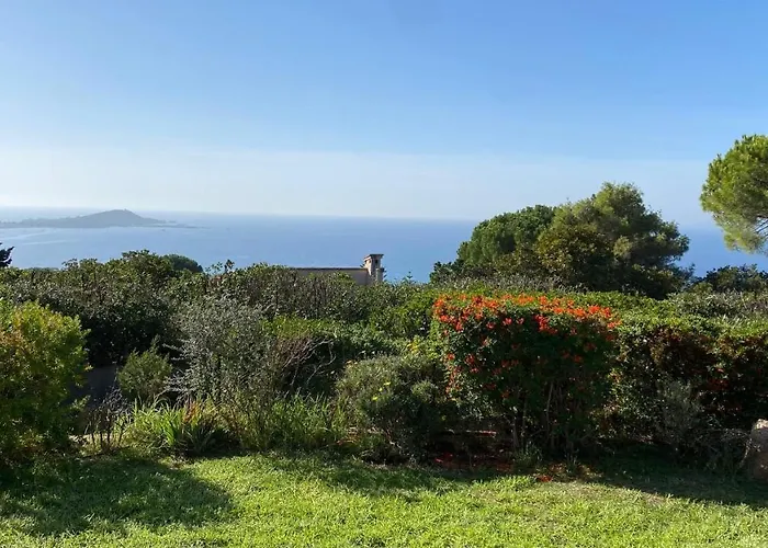 Villa 180 M2 Vue Piscine Climatisee Grand Jardin 5000 M2 Cloture Calme *